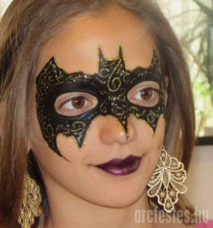 batman-női-arcfestés-csillámporral Női Batman maszk arcfestés